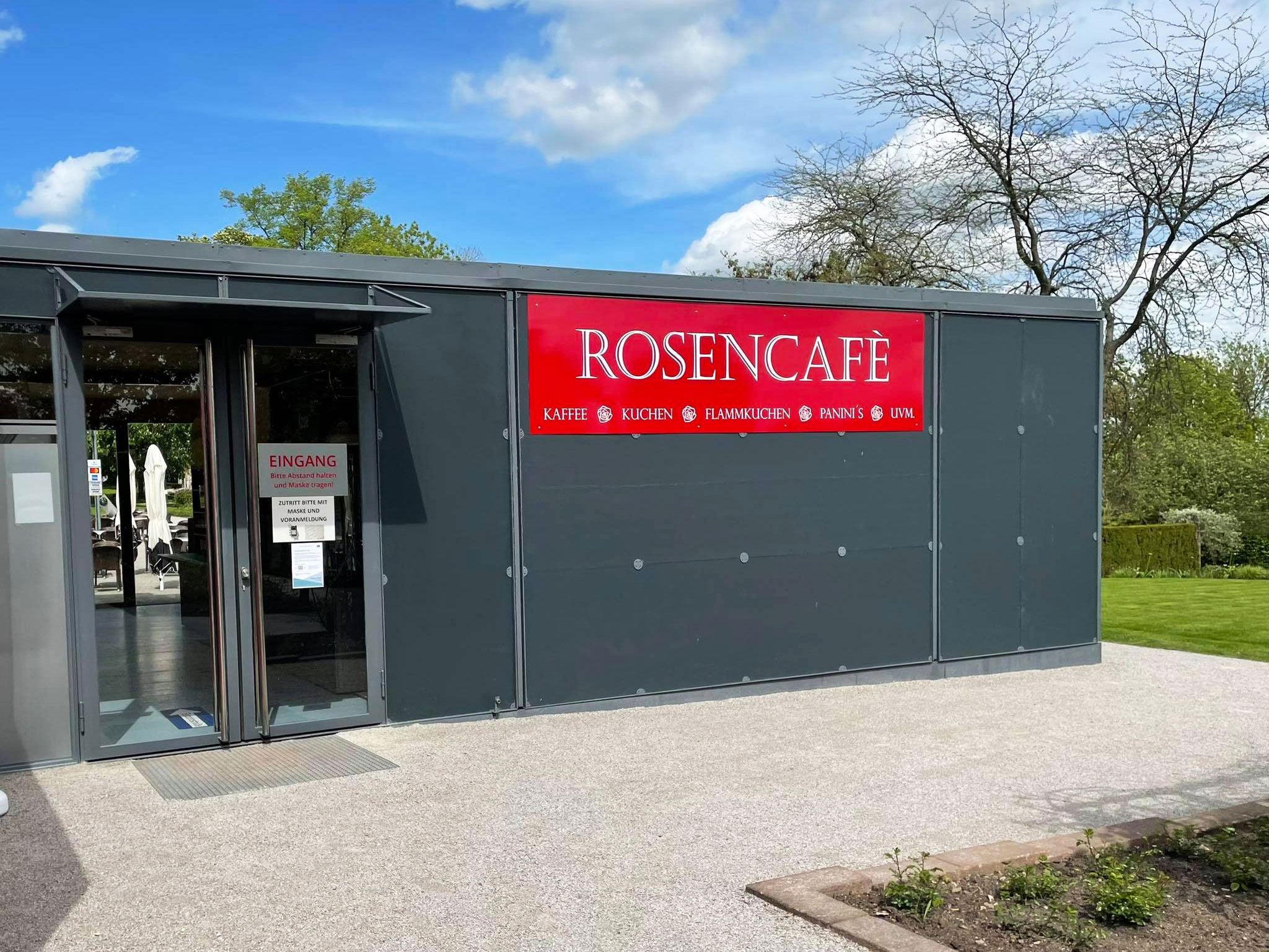 Rosencaf-Eingang